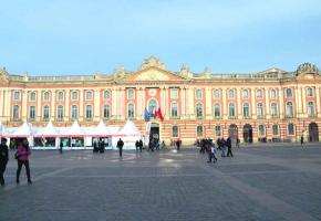Le Capitole est aussi l’hôtel de ville de Toulouse. 