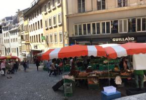 Le mercredi, les étals du marché de Lausanne se font rares. KOTTELAT 