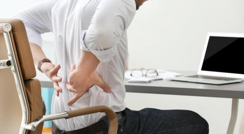 Dans 85% des cas, les douleurs de dos sont d’origine musculaire. 123 RF