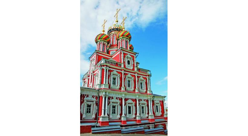 Le nom même de Moscou est emprunté à celui de sa rivière (Moscova) PHOTOS FOTOLIA-THINKSTOCK-DREAMSTIME-VEER-WIKIPEDIA-RIVAGES DU MONDE Saint-Pétersbourg: le musée de l’Ermitage est le plus grand du monde en termes d’objets exposés. Les clochers à bulbe sont caractéristiques  de l’architecture religieuse russe. Le palais Catherine. 