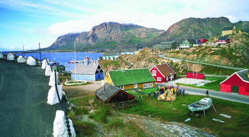 Le village portuaire de Sisimuit, juste au nord du cercle polaire. 