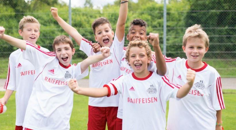 Les Raiffeisen Football Camps remplissent toutes les conditions de l’Association suisse de football. dr