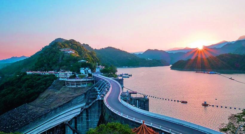 Le rocher de Shihmen Dam se situe au nord de Taïwan. DR 