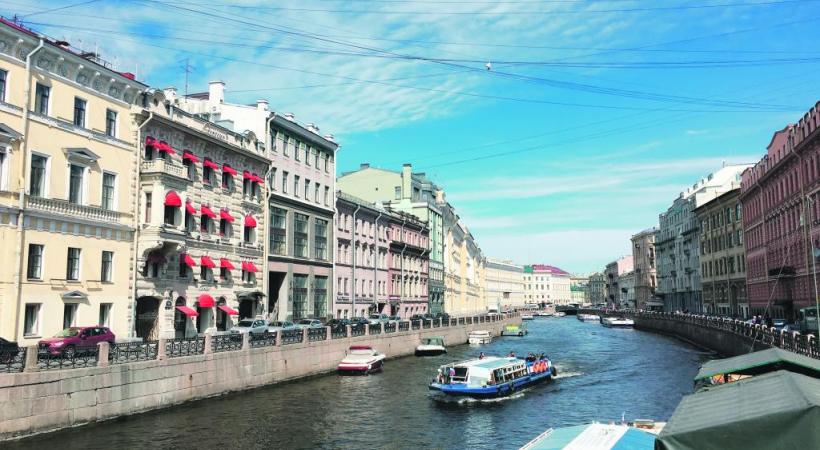 Saint-Pétersbourg est aussi surnommée la Venise du Nord. PIXABAY