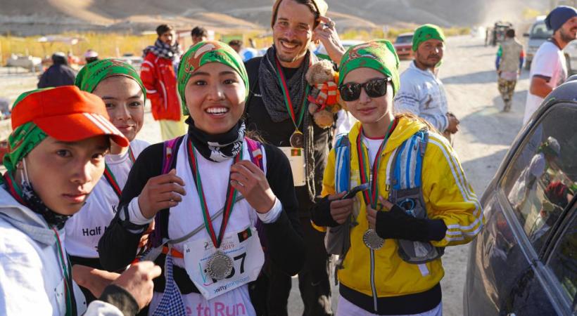 Andrea Münger et quelques-unes des participantes afghanes  à ce marathon pas vraiment comme les autres. DR